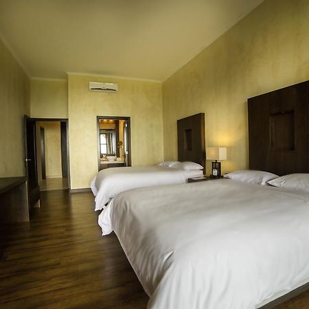 Hotel La Reunion Golf Resort And Residences Antigua Buitenkant foto
