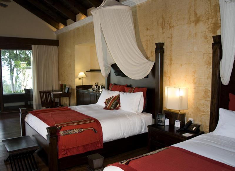 Hotel La Reunion Golf Resort And Residences Antigua Kamer foto