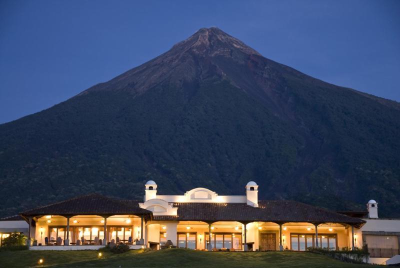 Hotel La Reunion Golf Resort And Residences Antigua Buitenkant foto