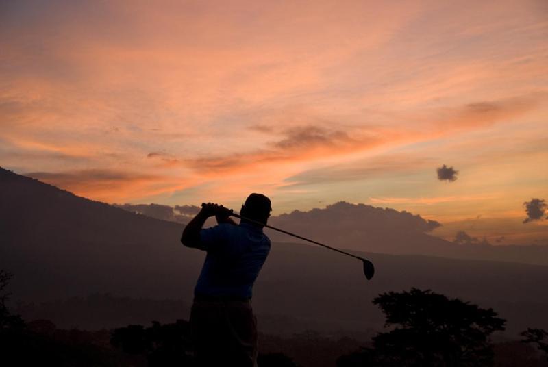 Hotel La Reunion Golf Resort And Residences Antigua Buitenkant foto