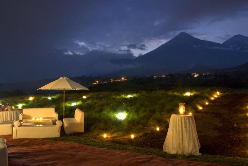 Hotel La Reunion Golf Resort And Residences Antigua Buitenkant foto