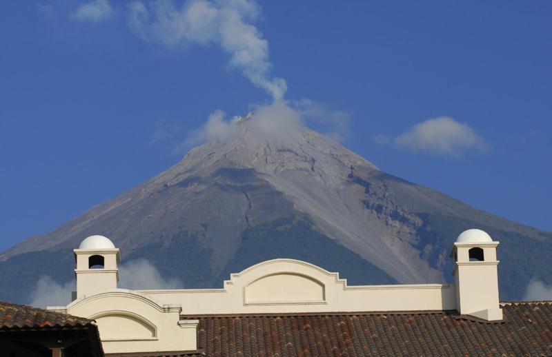 Hotel La Reunion Golf Resort And Residences Antigua Buitenkant foto
