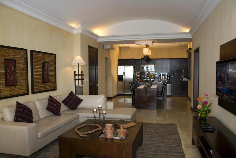 Hotel La Reunion Golf Resort And Residences Antigua Buitenkant foto