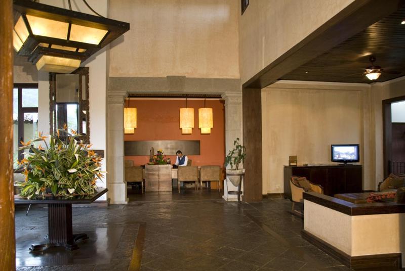 Hotel La Reunion Golf Resort And Residences Antigua Buitenkant foto