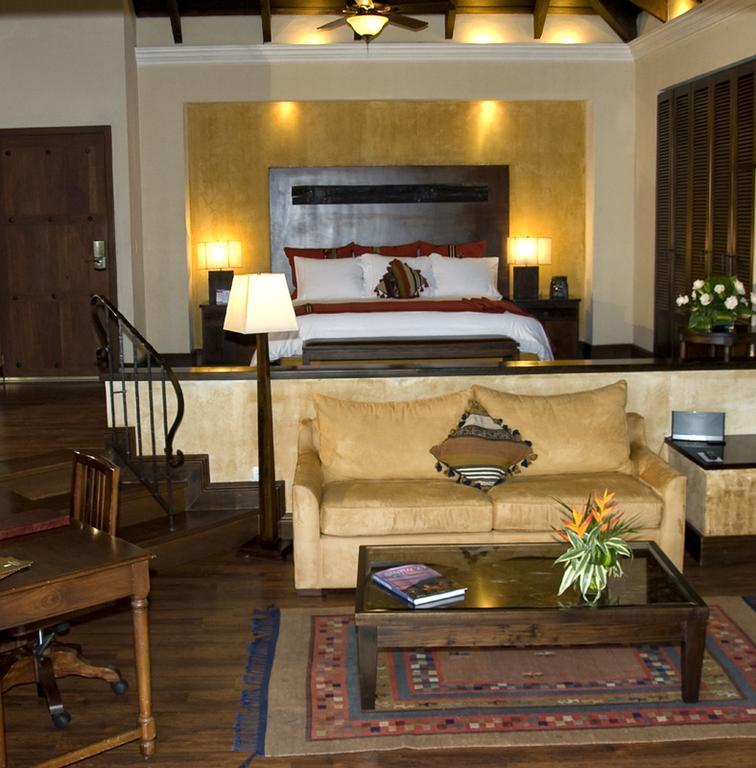 Hotel La Reunion Golf Resort And Residences Antigua Kamer foto